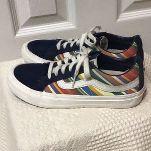 VANS OFF THE WALL MULTI COLOR SKATE SHOES MENS 5.5, WOMEN 7.0